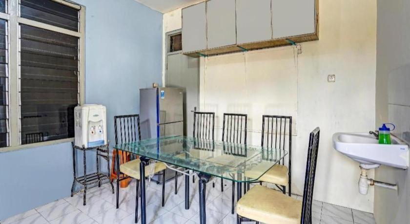 Spot On 90147 Gosepa Ambengan Plaza Hotel Surabaya Exterior photo