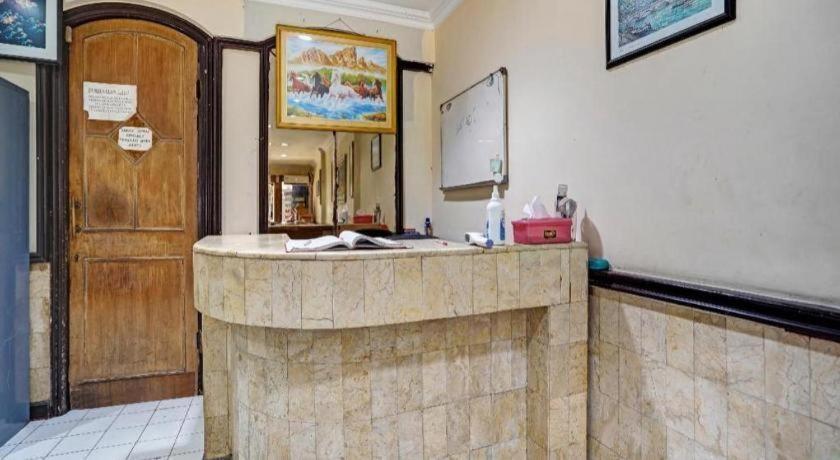 Spot On 90147 Gosepa Ambengan Plaza Hotel Surabaya Exterior photo